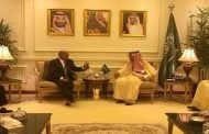 مساهل يجري محادثات مع نظيره السعودي بجدة