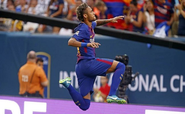 نيمار يقود برشلونة للفوز على اليوفي