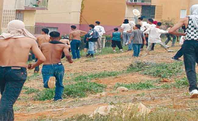 أزيد من 40 شخصا منحرفا يخلقون الرعب بشنهم حربا بالأسلحة البيضاء و