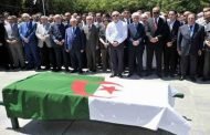 تشييع جثمان  المستشار برئاسة الجمهورية كمال  رزاق بارة إلى مثواه الأخير بمقبرة العالية بالعاصمة