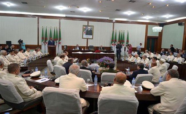 وزير الداخلية يدعو الولاة إلى