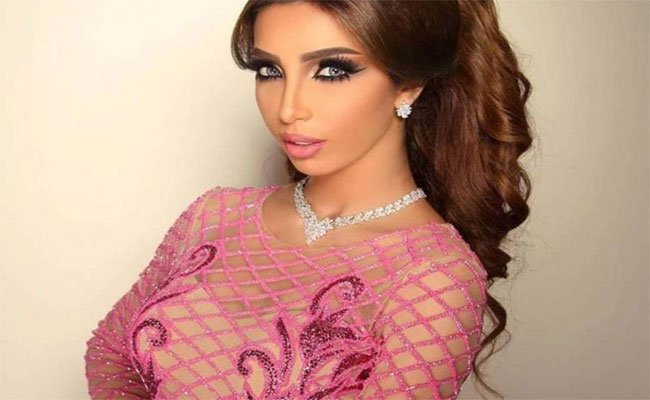 دنيا باطما تعانق جمهورها بحفلين غنائيين في شمال المغرب