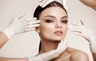 عملية تجميلية واحدة أو أكثر في الوقت نفسه