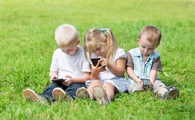 7 طرق تحفزين طفلك من خلالها على الابداع