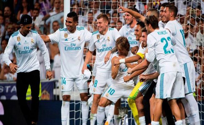 ريال مدريد يتوج بكأس السوبر