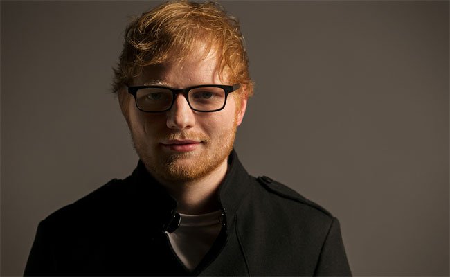 Ed Sheeranيفوز بجائزة أفضل فنان للعام 2017
