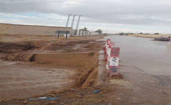 عشرات المنازل ببلدية الشمرة في باتنة تحت رحمة الأمطار الغزيرة بعد فيضان وادي المدينة