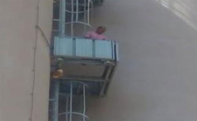 محاولة عامل خمسيني الانتحار من مبنى تعاونية بسعيدة بسبب تعرضه