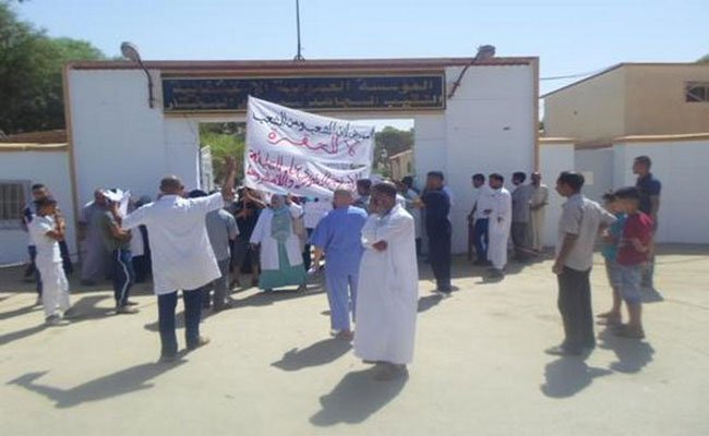 قضية وفاة المرأة الحامل و جنينها : رفض محكمة الجلفة الإفراج عن الموقوفين الستة المتابعين في هذه القضية رغم تصعيد الاحتجاجات !