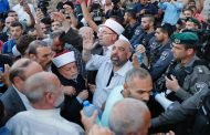 اسرائيل تدفع ثمن بوابات الأقصى