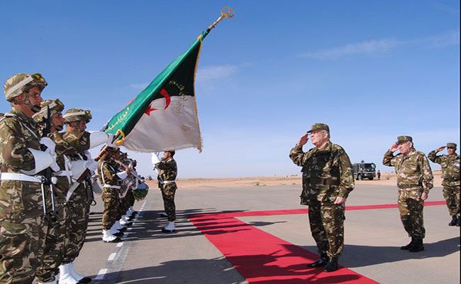 زيارة عمل و تفتيش لنائب وزير الدفاع الوطني إلى الناحية العسكرية الخامسة