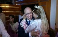 نجوم الغناء في مصر يزفون 