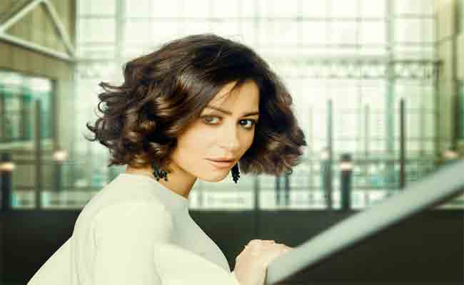 منة شلبي تحتفي بمليونها الأول