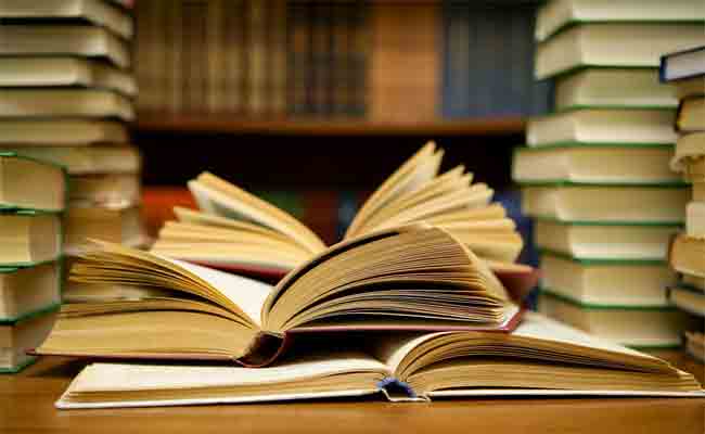 الأديبان حبيب تنغور و أمين الزاوي يمثلان الجزائر في الدورة 17 لمهرجان برلين الدولي للأدب