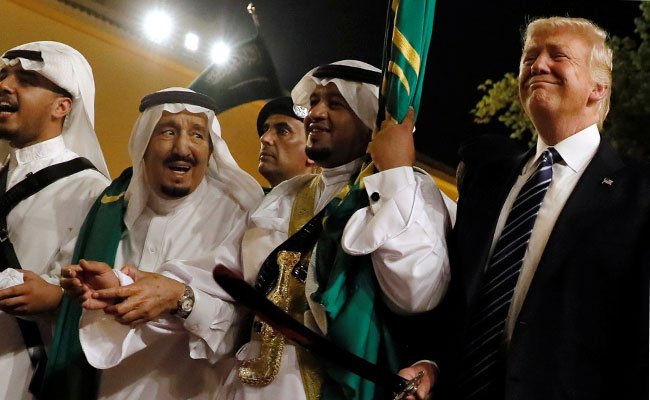 صحيفة أمريكية: ترامب كان وراء الشجار بين الدول الخليجية