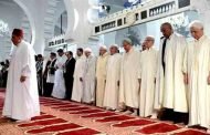 تأدية  السادة بن صالح وبوحجة وأويحيى  صلاة عيد الاضحى المبارك بالجامع الكبير بالعاصمة