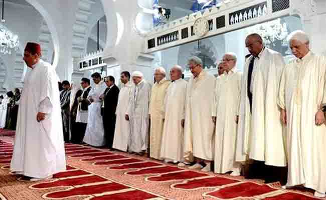 تأدية السادة بن صالح وبوحجة وأويحيى صلاة عيد الاضحى المبارك بالجامع الكبير بالعاصمة