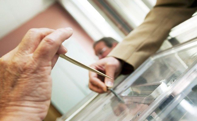 الداخلية تعلن عن تمديد عمل المداومات على مستوى مقرات البلديات وملحقاتها حتى الساعة العاشرة ليلا