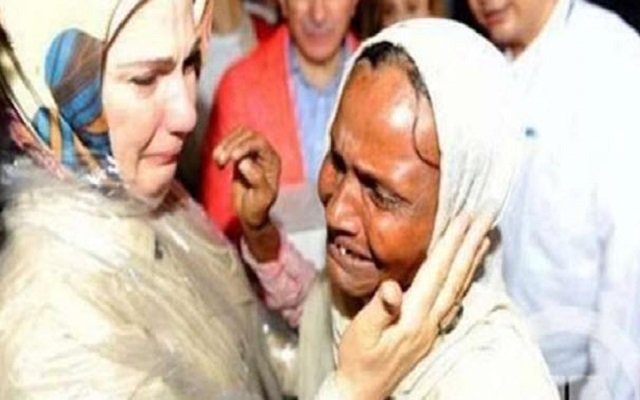 في بادرة أكثر من طيبة زوجة أردوغان تزور مسلمي الروهينعا