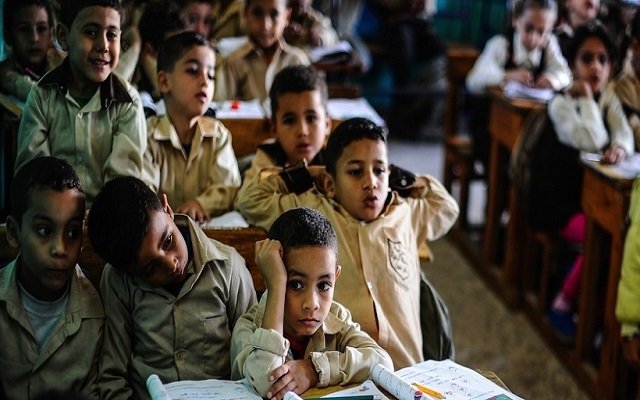 فضيحة الكتب المدرسية في مصر استبدال العلم الفلسطيني بالإسرائيلي