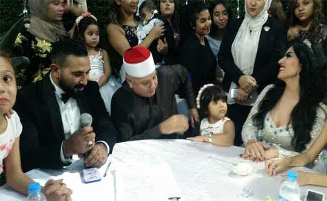 أحمد سعد و سمية الخشاب يدخلان القفص الذهبي بحضور نادية الجندي