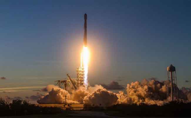 SpaceX : إطلاق وهبوط ناجح لصاروخ معاد تدويره