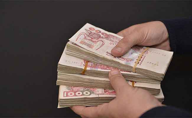 الإطاحة بمواطن مالي يقيم بطريقة غير شرعية في الجزائر احتال عبر الفايس بوك على جزائري و سلبه 250 مليون سنتيم