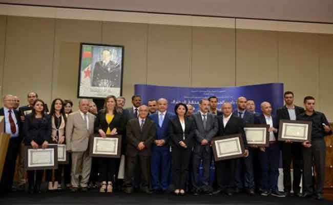 جائزة رئيس الجمهورية للصحفي المحترف في نسختها الثالثة : تتويج 14 صحفيا من أصل 112 مترشح