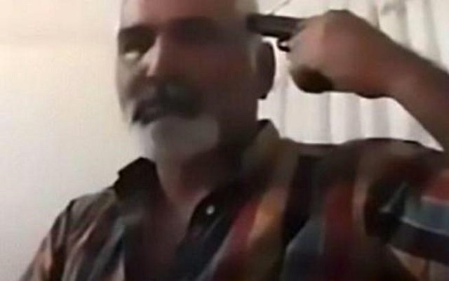 أب ينتحر مباشرة على الفيسبوك بسبب إبنته