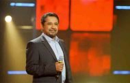 الشاب خالد يهدي مصر وشعبها 