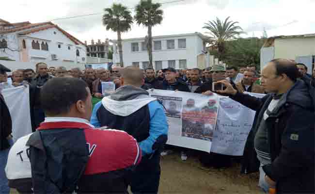 متقاعدو و معطوبو الجيش في وقفات احتجاجية سلمية