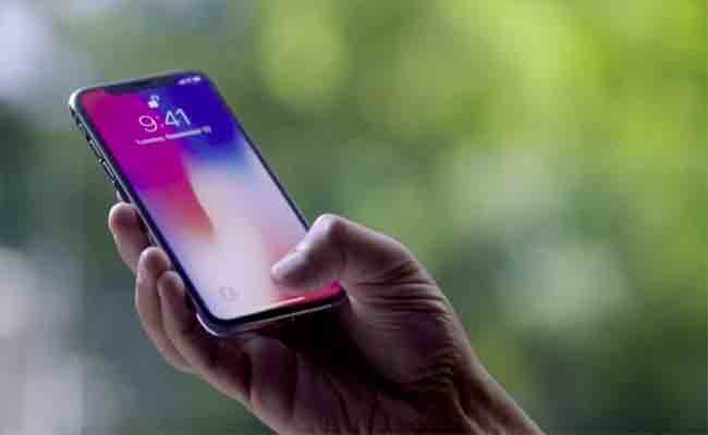 أي فون X يستهلك بطاريته بالكامل في خلال ساعتين على تطبيق يوتيوب
