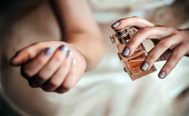 لماذا يمكن ان تسبّب العطور الحساسية؟