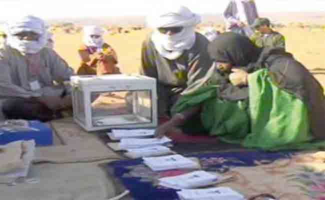 تواصل عملية التصويت عبر المكاتب المتنقلة الـ 16 بولاية النعامة في