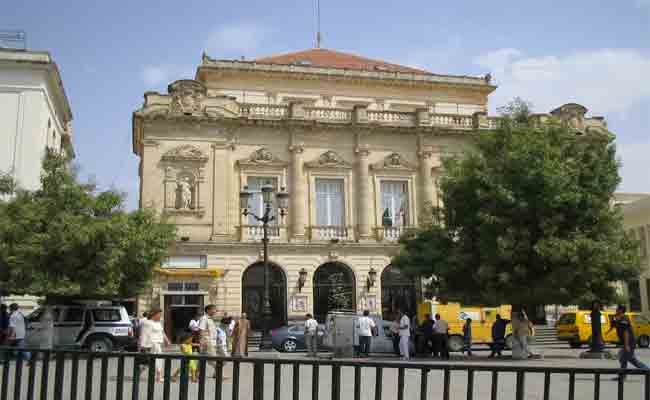 عز الدين ميهوبي يطلق اسم الموسيقار الراحل محمد الطاهر الفرقاني على المسرح الجهوي لقسنطينة