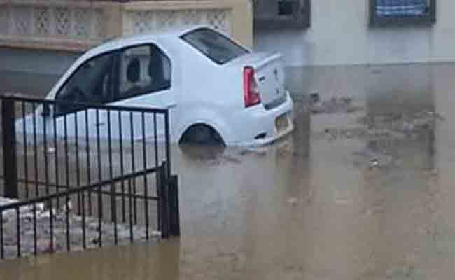 التقلبات الجوية : طرق وطنية و ولائية و بلدية مقطوعة أو صعبة المسالك عبر سبع ولايات من الوطن