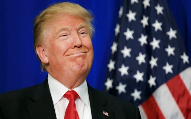 اعترافات مايكل فلين تهدد عرش ترامب
