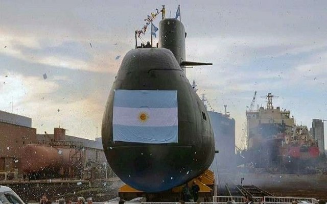 اختفاء الغواصة الأرجنتينية يطيح بقائد القوات البحرية