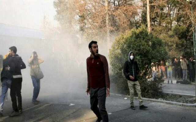 نظام الملالي بإيران يحجب إنستغرام وتلغرام على الهواتف