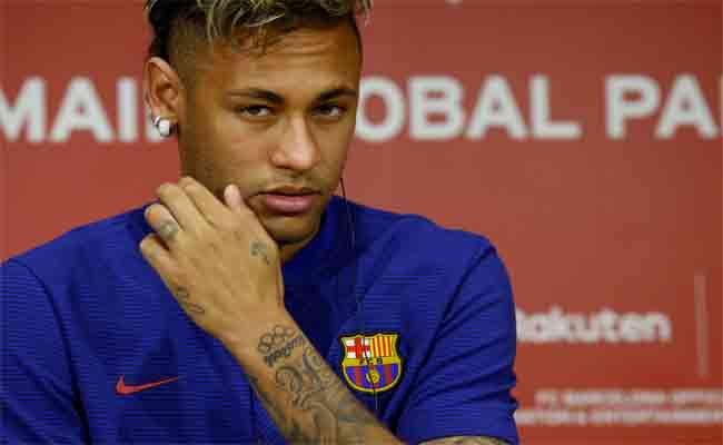 نيمار يقرر مقاضاة فريق برشلونة 