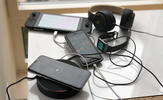 شاحن لاسلكي جديد مع 4 منافذ USB لشحن 5 أجهزة في آن واحد