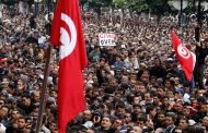 التوانسة يهتفون يا حكومة عار عار الأسعار شعلت النار ويا شعب يا مقموع زاد الفقر زاد الجوع