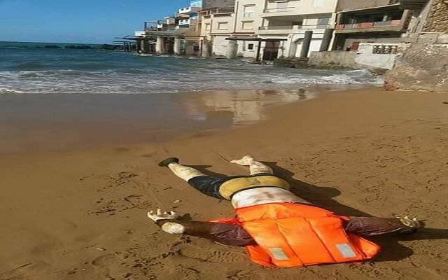 لا يمكن انتزاع فكرة الحوت خير من الدود من عقول الشباب
