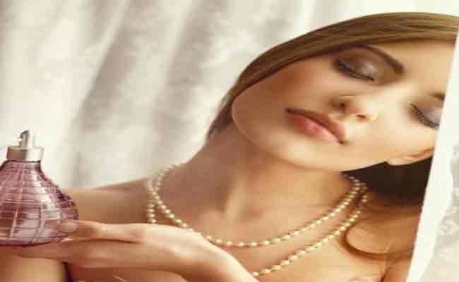 كيف تؤثر العطور على الرغبة الجنسية؟