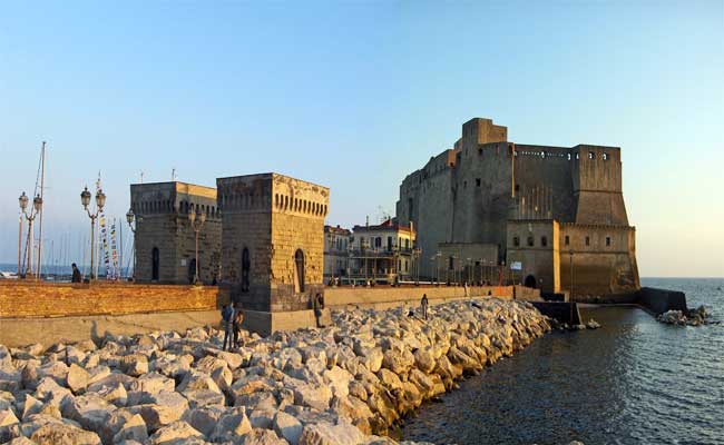 معرض جزائري للفنون التشكيلية في نابولي الايطالية