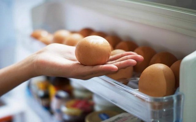 144 بيضة مكافأة تحفيزية للموظفين !!!