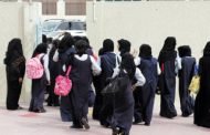 حارسا مدرستين للبنات يتبادلان إطلاق النار أمام التلميذات