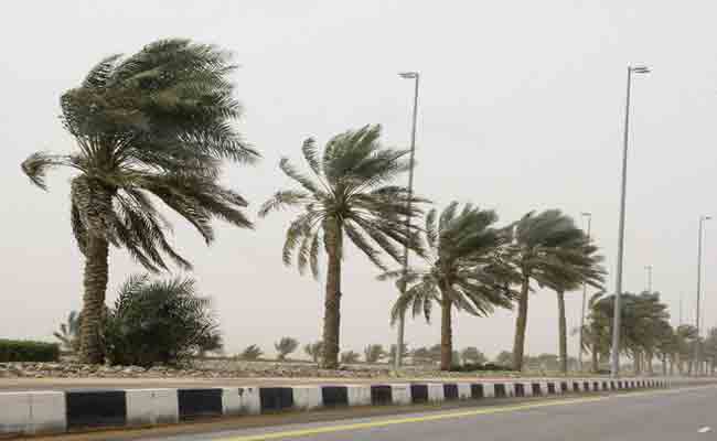 نشرية تحذيرية : هبوب رياح قوية نسبيا على حوالي 20 ولاية يومي الاثنين و الثلاثاء