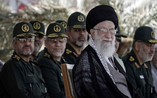 الرئيس الإيراني بسبب الحرس الثوري دول الخليج تتمتع بالأمن !!!