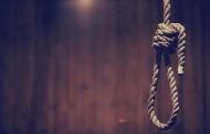 سفاح يلبس النساء ملابس حمراء تم يغتصبهم ويتلذذ بتعذيبهم